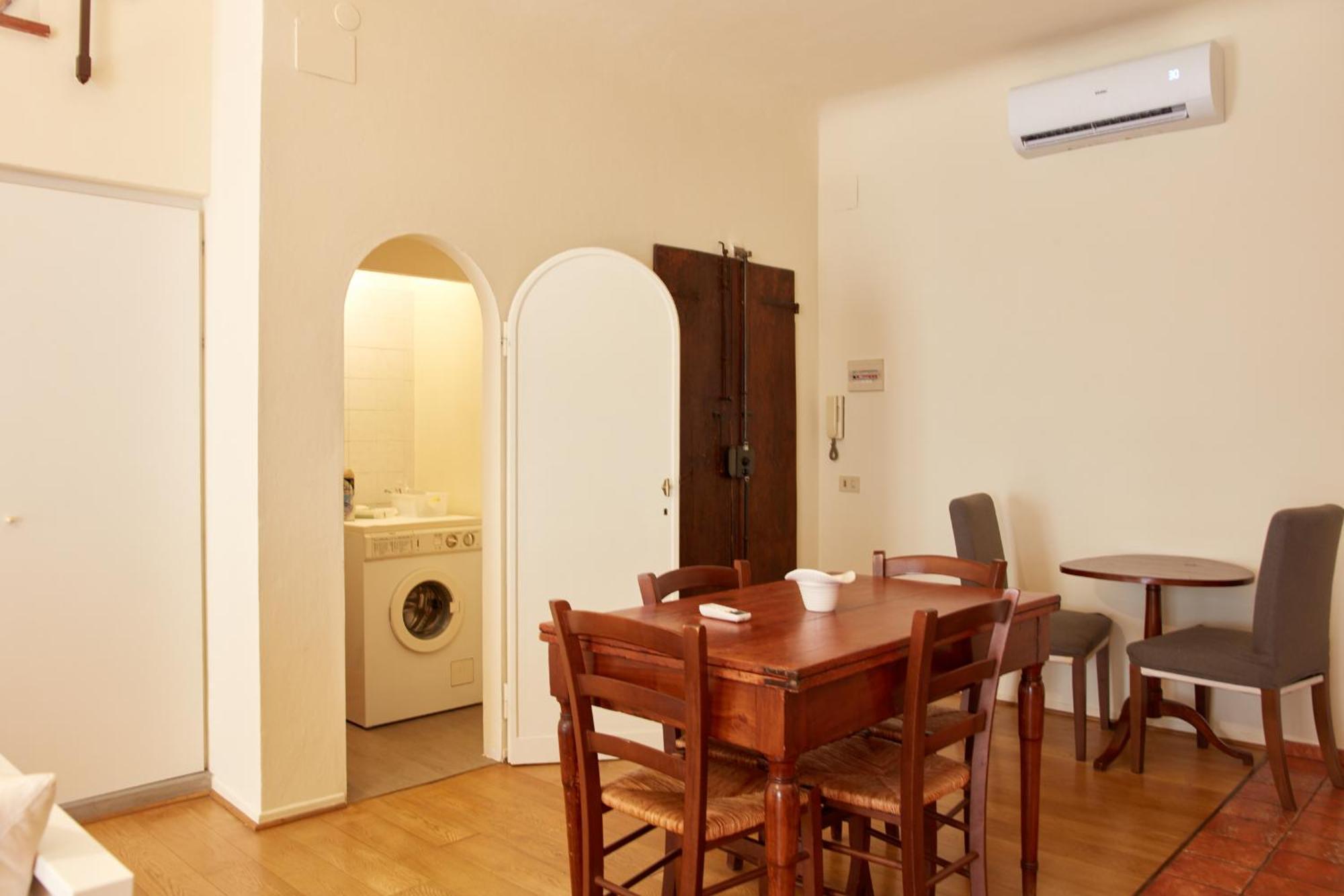 In Via Ginori In A Historical Palazzo With Elevator Apartamento *
